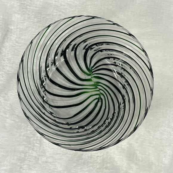 Eastern Hand Made Art Glass Bowl Green & White Swirl Ribbed Design 4.75"x2.5" - Picture 2 of 7